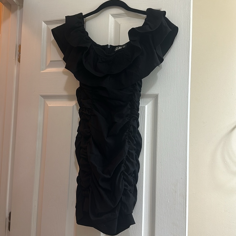 Black Of the Shoulder Ruched Ruffle Dress - Picture 8 of 9